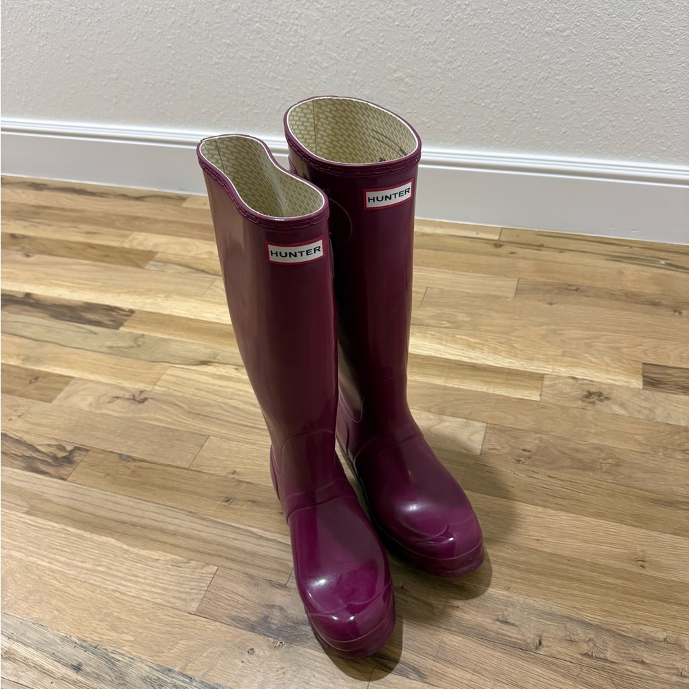 Hunter Glossy Plum Boots
